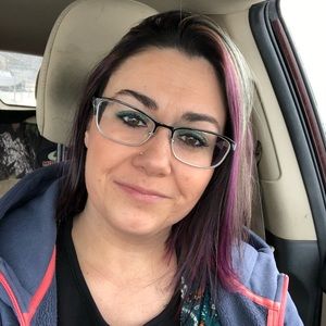 Meet your Posher, Elise